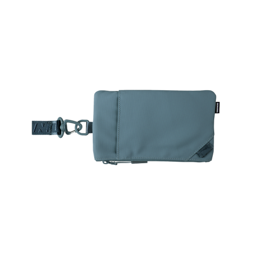 Skinarma Juno Clutch - Blue Skinarma Juno Clutch - Blue
